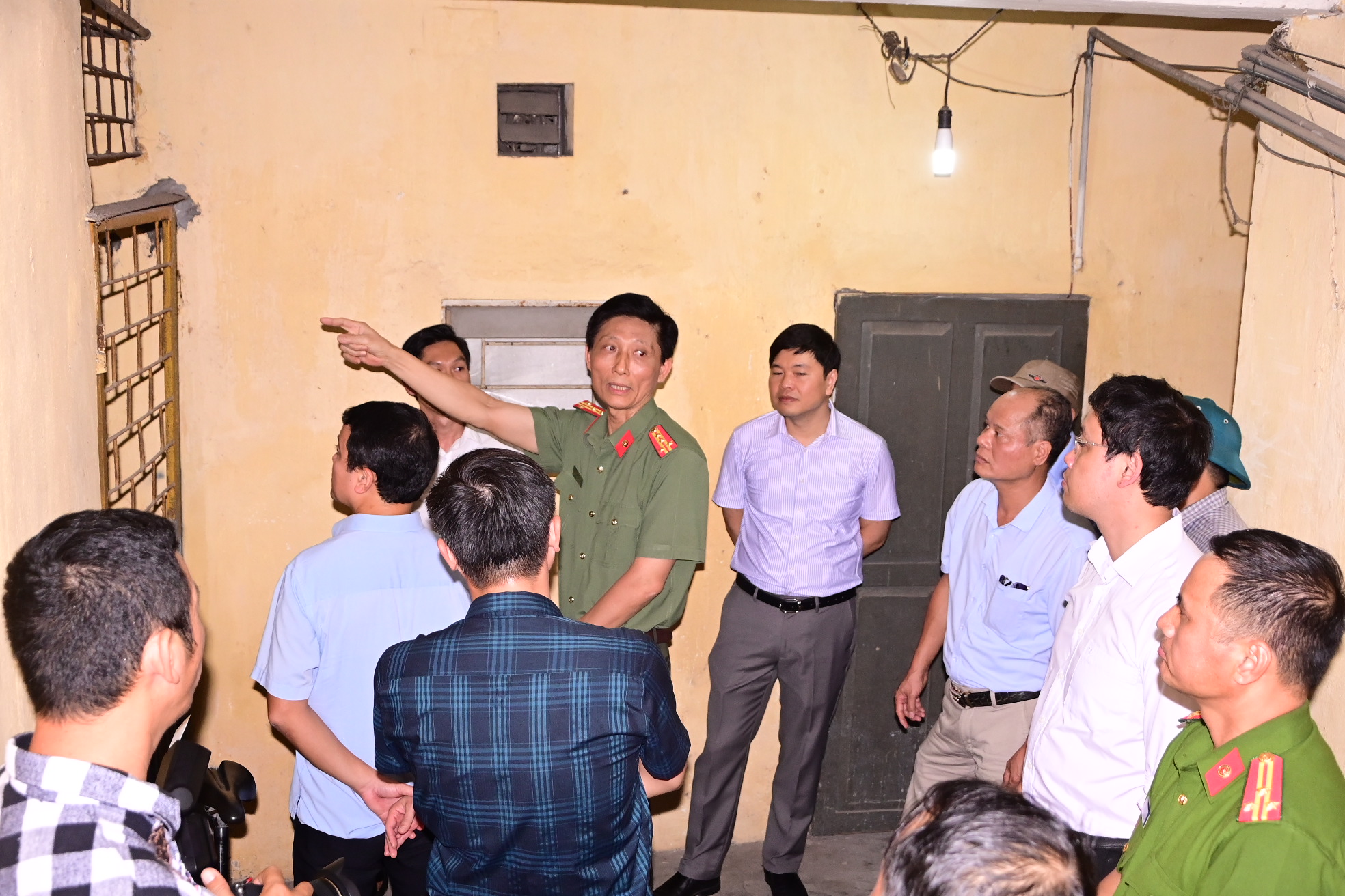 Phó chủ tịch UBND thành phố Hoàng Minh Cường kiểm tra công tác bảo đảm an toàn PCCC nhà chung cư, tập thể cao tầng tại quận Hồng Bàng